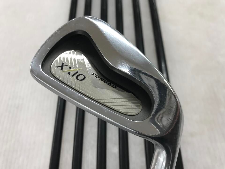 ローラ・クームス・ヒルズ ヴィンテージ ステンドグラス 花束 2024