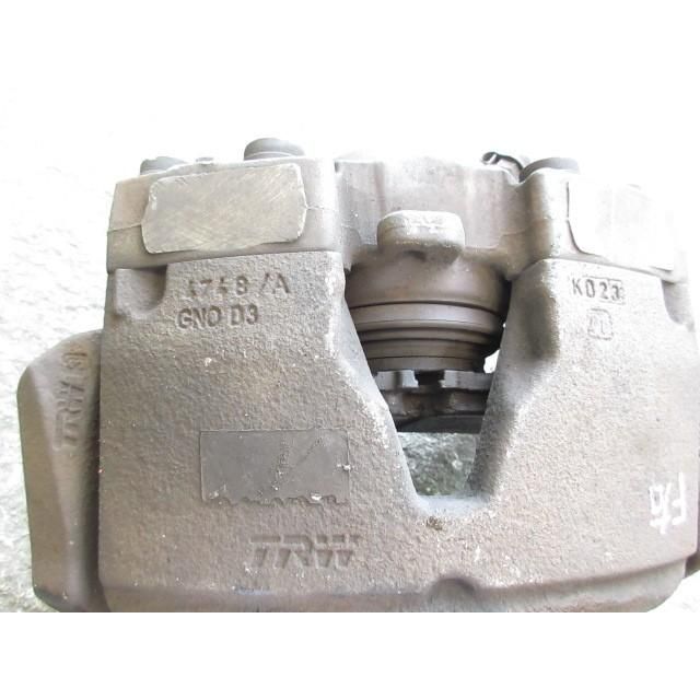 2009年 アウディ A4 ABA-8KCDNF 純正 右Fキャリパー パット付 テストOK 204672 4772
