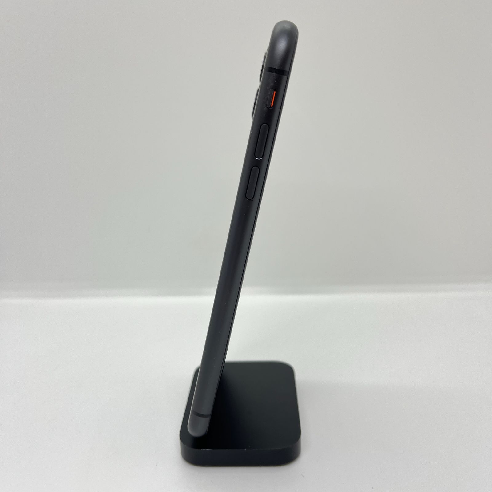 バッテリー最大容量100％】iPhone11 64GB ブラック【SIMロック解除済み