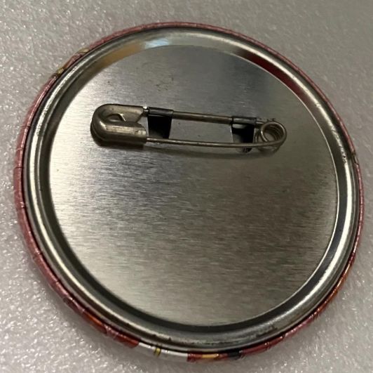 e➕ラブライブ➕ 上原歩夢 ウィンク 缶バッジ - メルカリ