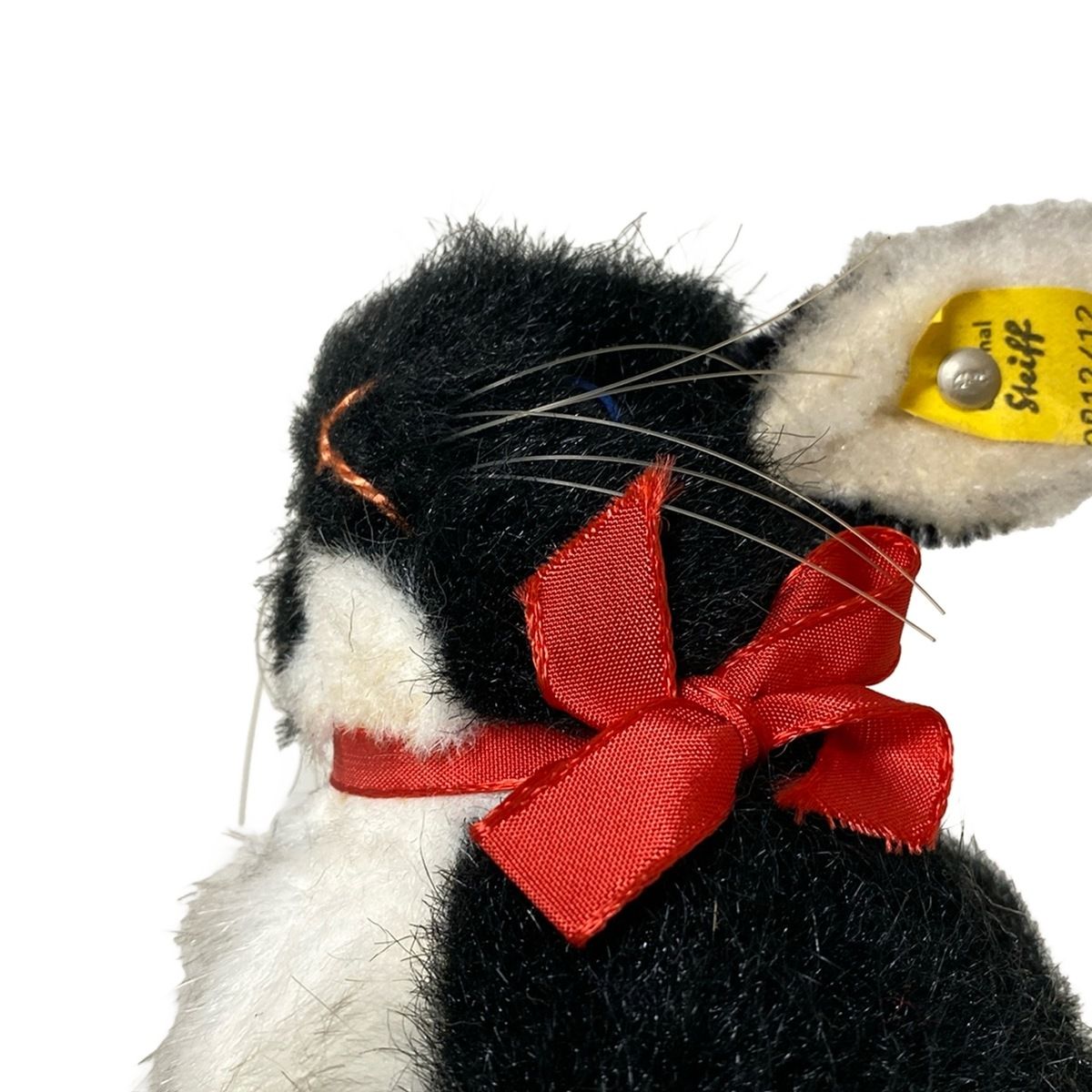 Steiff 黒いぬいぐるみ 赤いリボン付き Steiff(シュタイフ) ぬいぐるみ - 黒×白×レッド リボン コットン