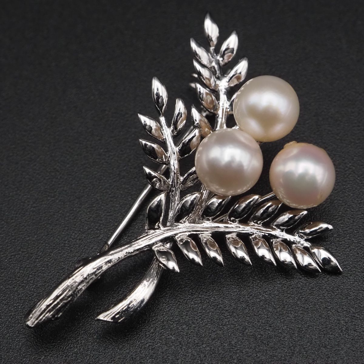 H359 本真珠 7.3mm3珠 パール SILVER刻印 ブローチ リーフ デザイン