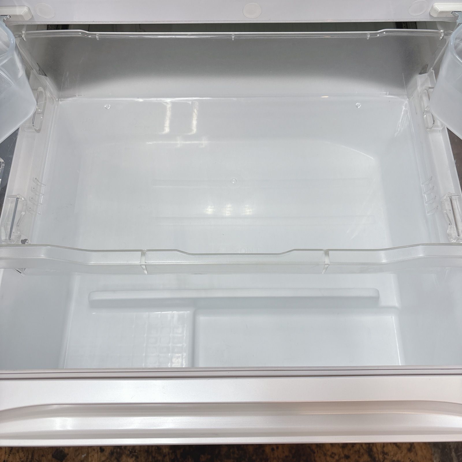 ⭐️TOSHIBA⭐️ 冷凍冷蔵庫 2013年 618L 大阪市近郊配送無料 I359 🌈 名古屋市近郊配送設置無料！ TOSHIBA 6ドア冷蔵庫 VEGETA