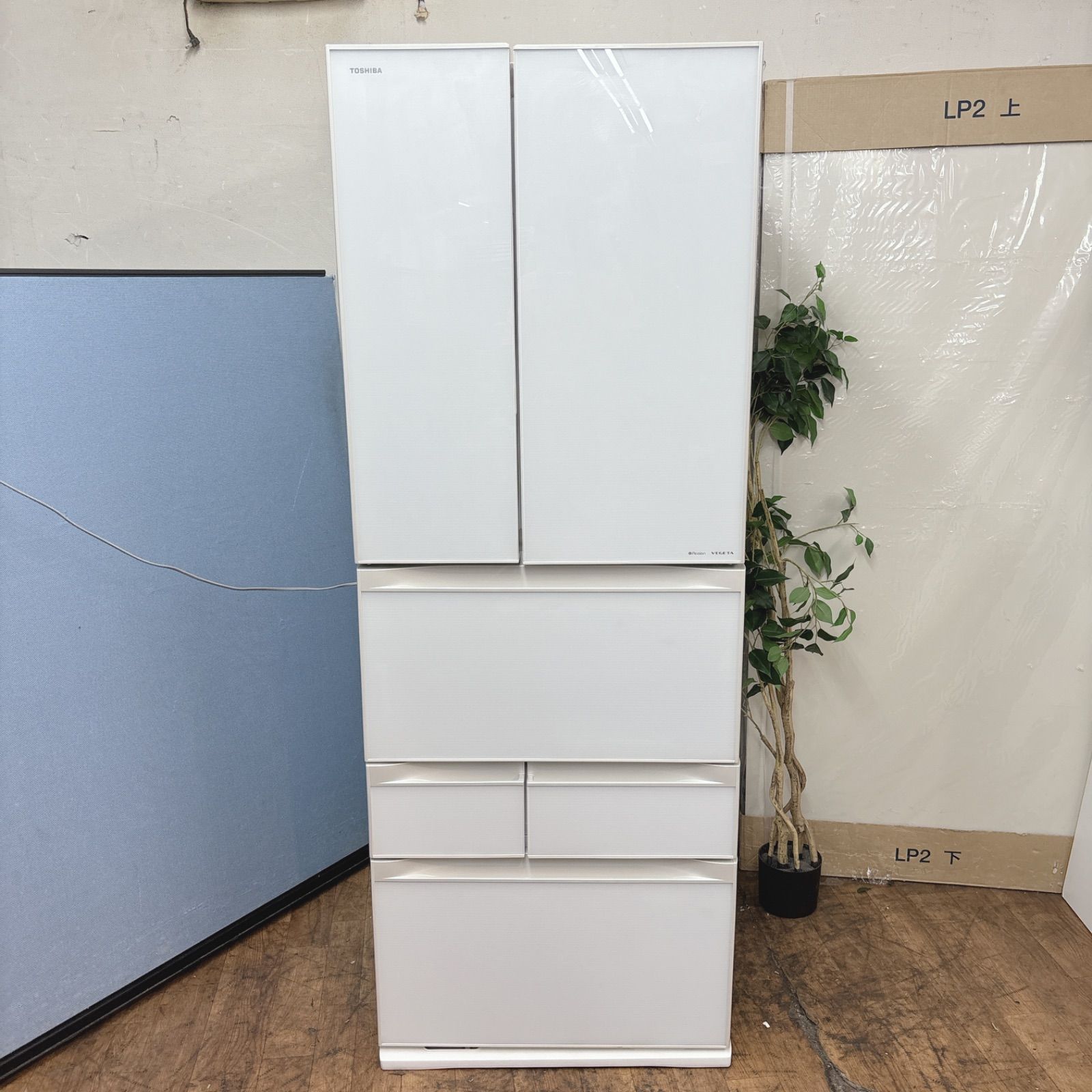 I359 🌈 名古屋市近郊配送設置無料！ TOSHIBA 6ドア冷蔵庫 VEGETA