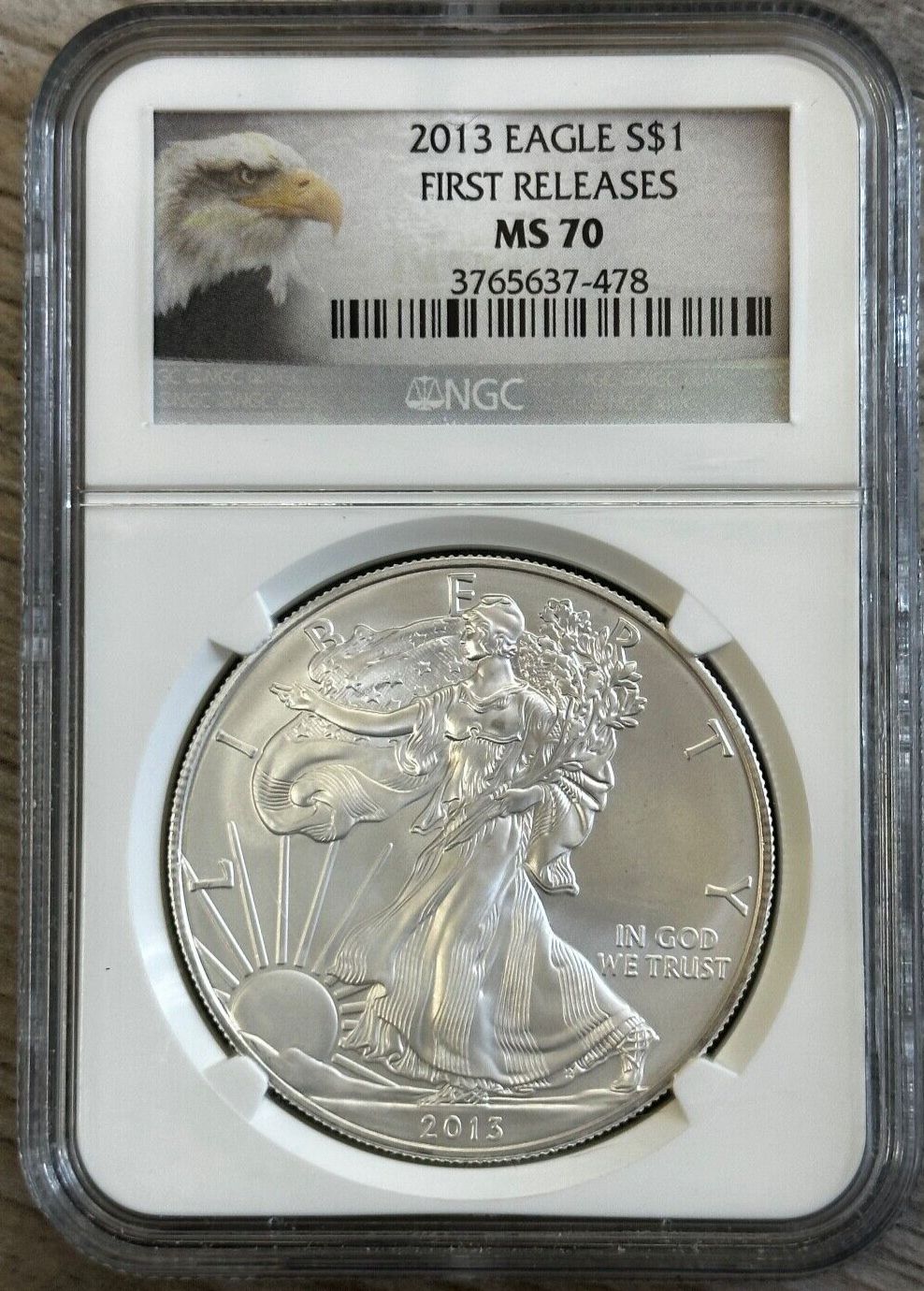 ニュージーランド 2013年 スカラベ記念銀貨 1ドル AG 999 s-l1200.jpg