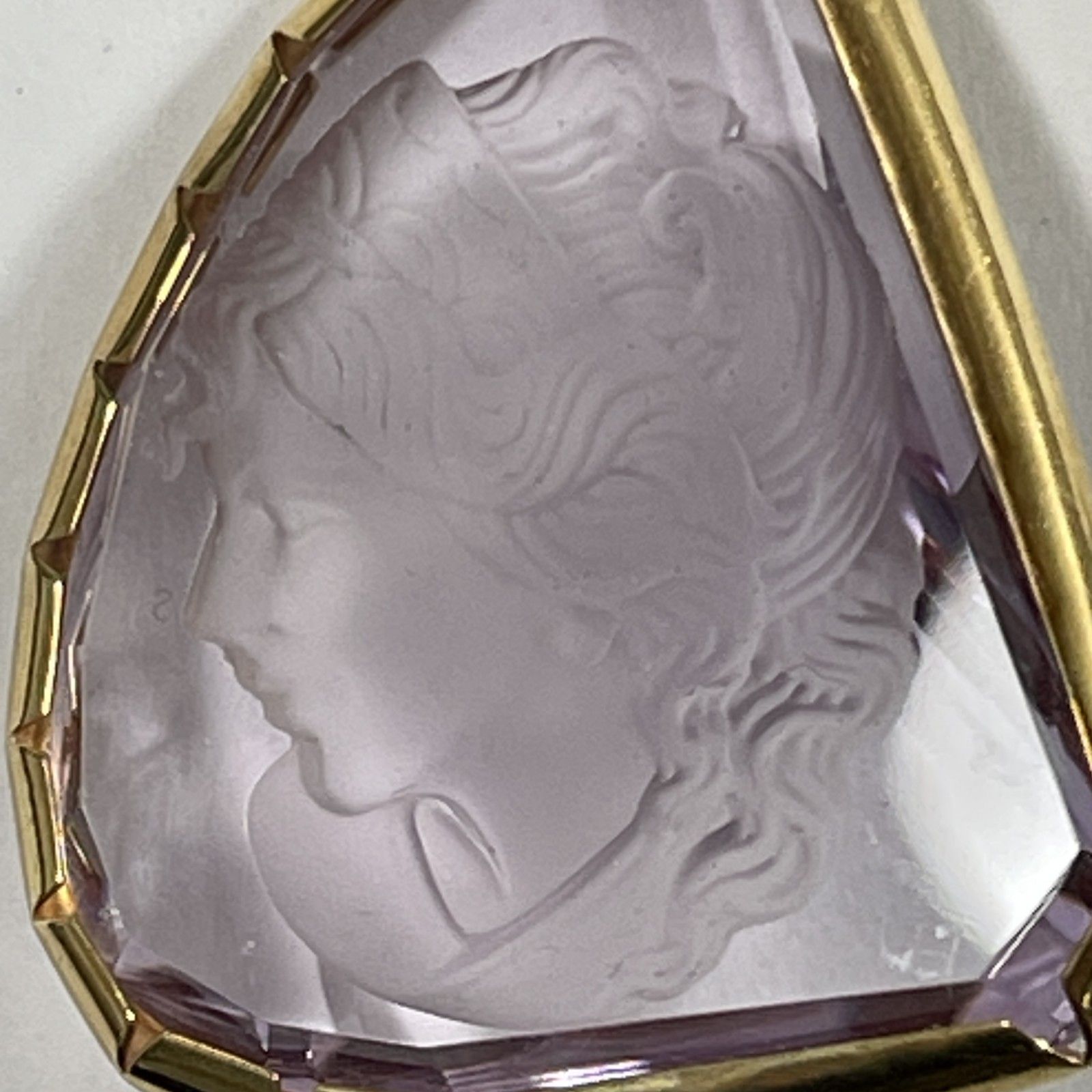 ☆ K18刻印 18金 バチカン刻印 ゴールドフレーム 女性横顔彫刻 天然石