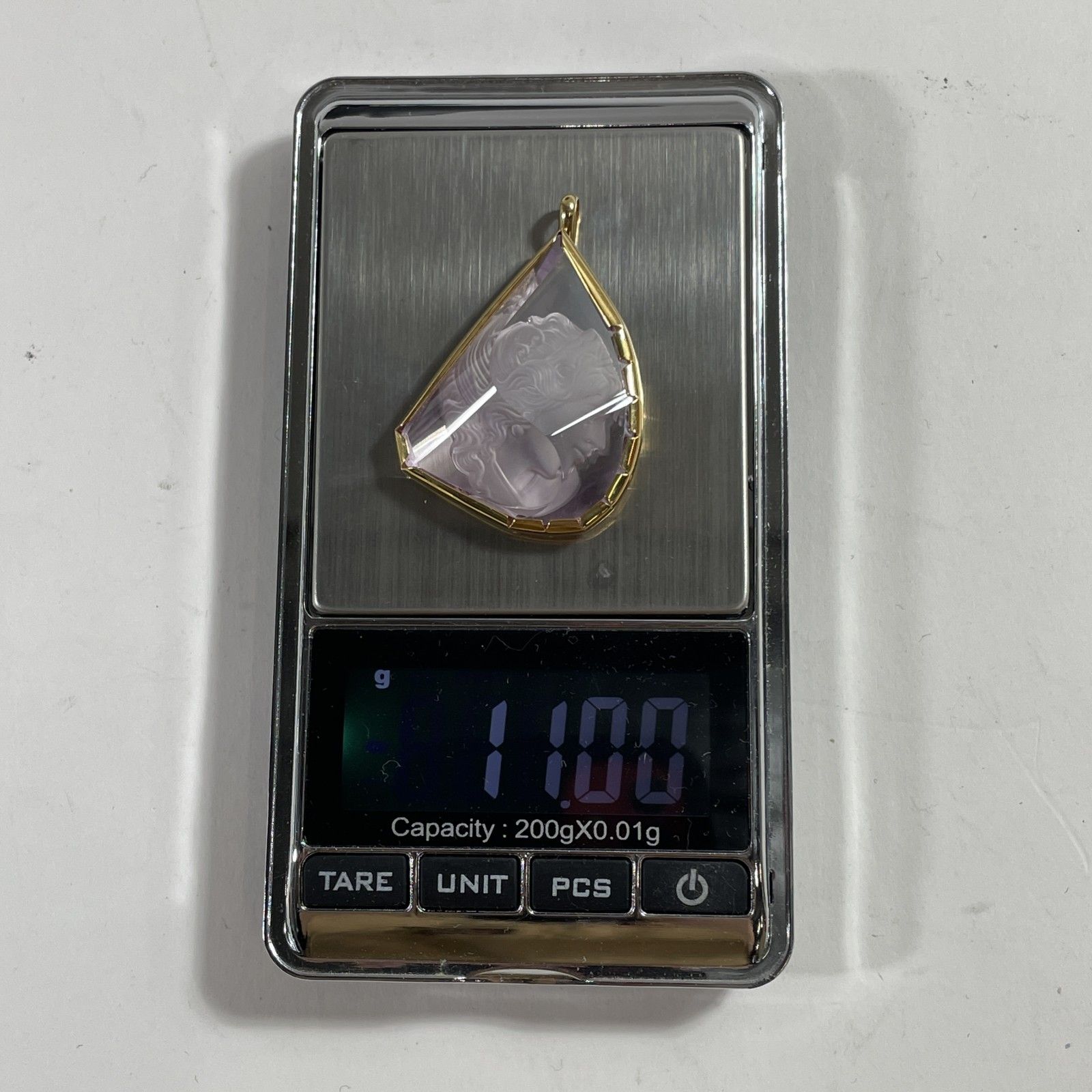 ☆ K18刻印 18金 バチカン刻印 ゴールドフレーム 女性横顔彫刻 天然石