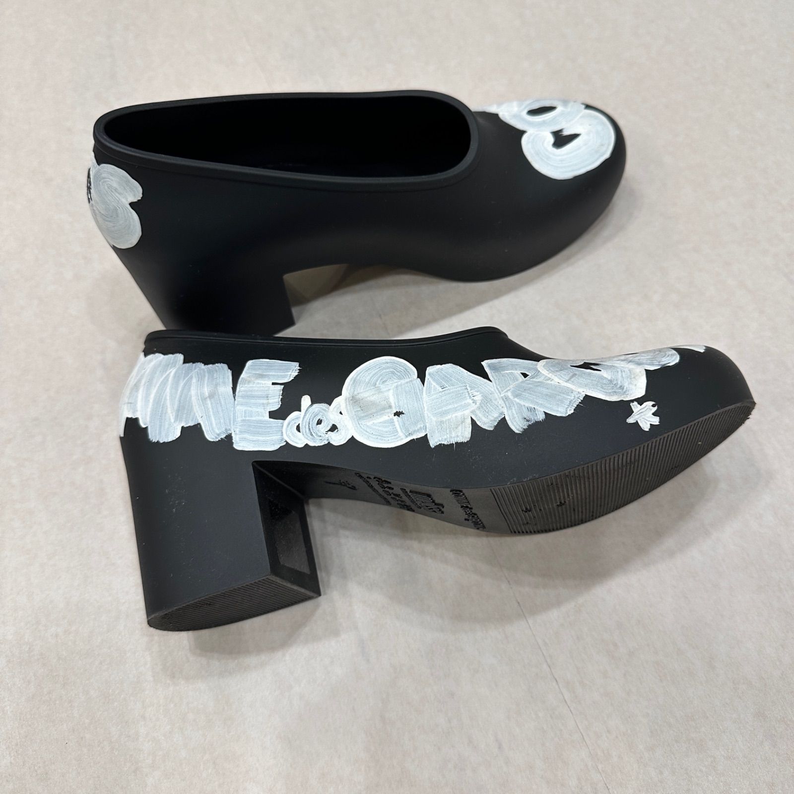 COMME des GARÇONS ブラックラバーパンプス　Melissaコラボ X Melissa Heel by Comme des Garçons- La Garçonne