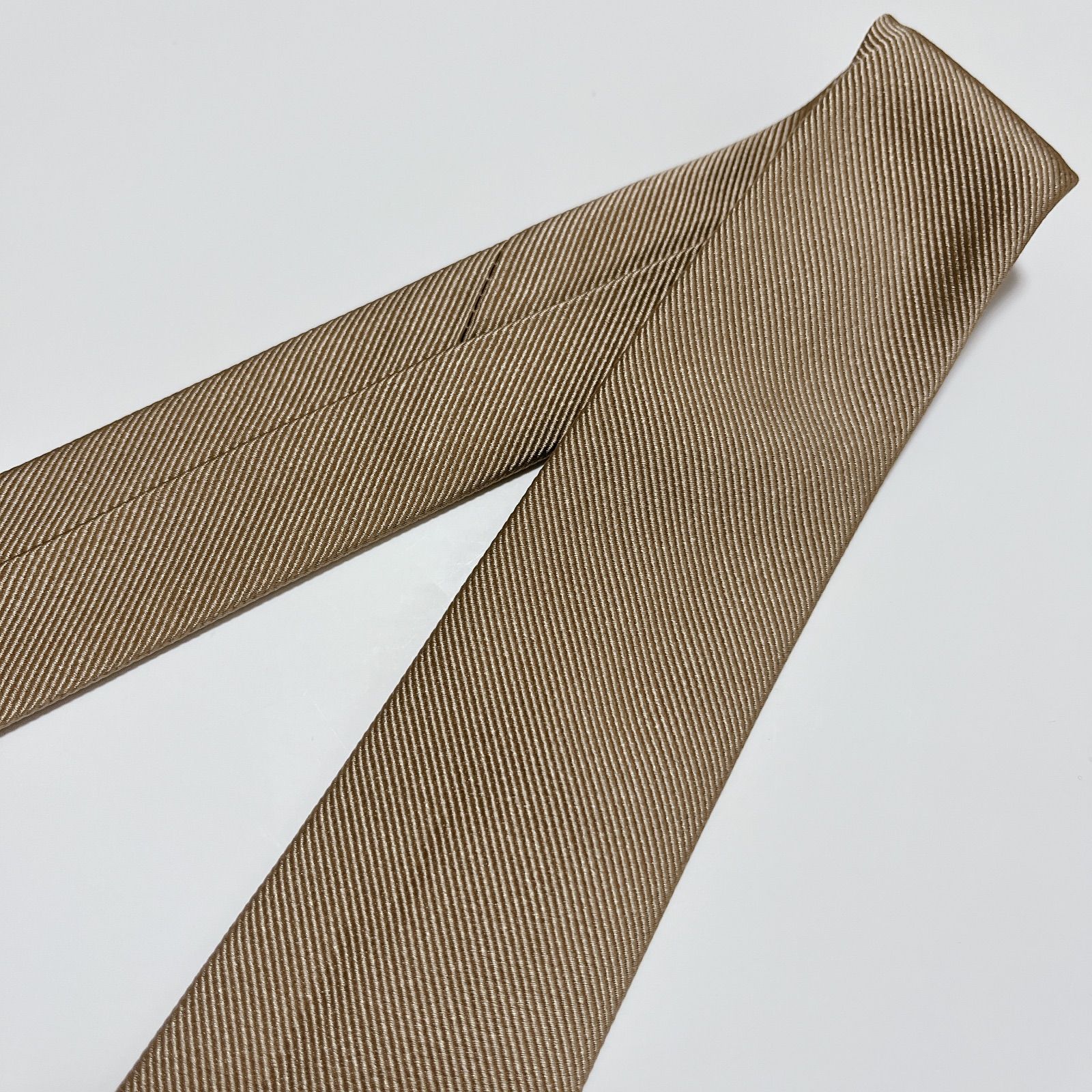 美品 ルイジボレッリ ネクタイ ハイブランド ソリッドタイ 無地 光沢