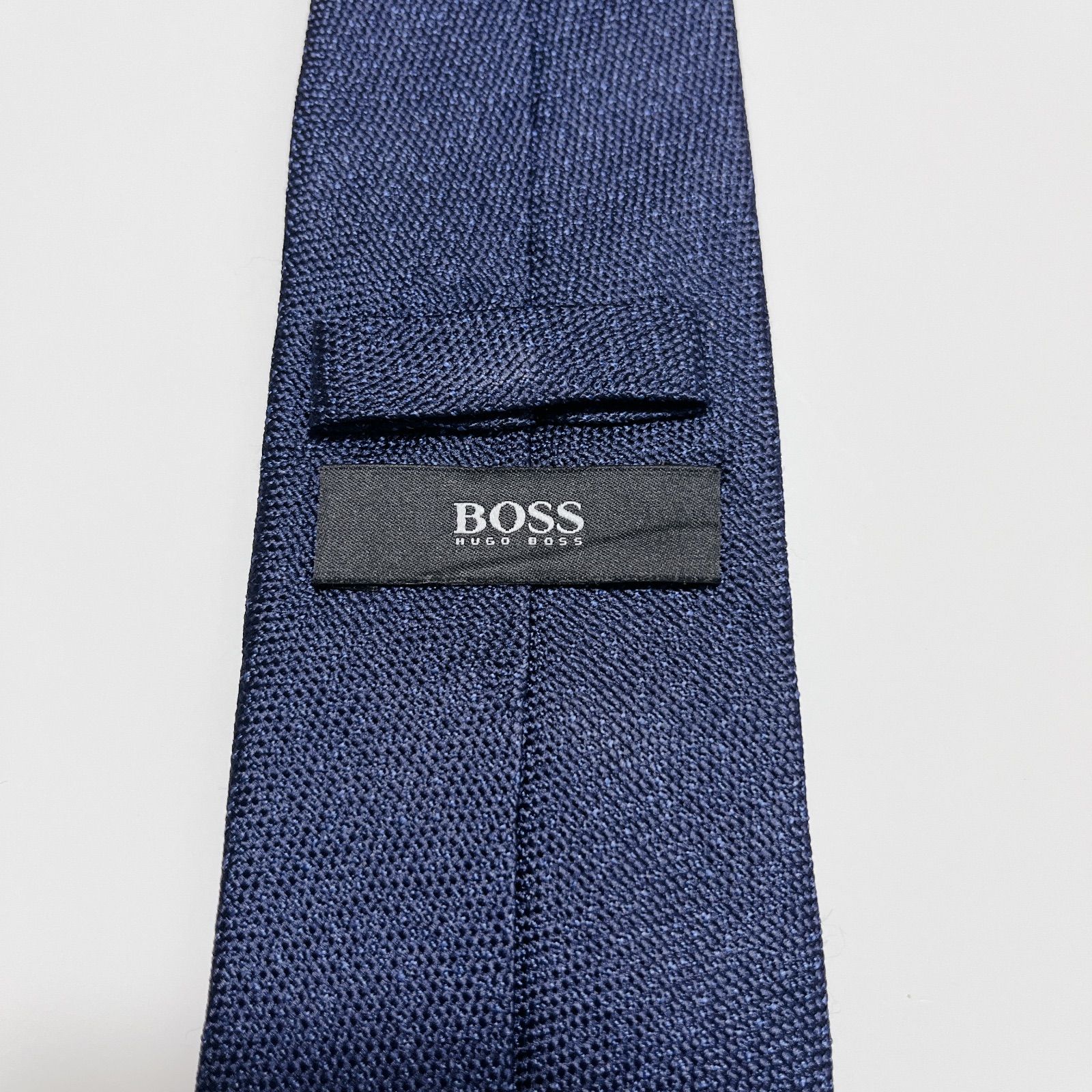 美品 ヒューゴボス ネクタイ ハイブランド ソリッドタイ 無地 光沢