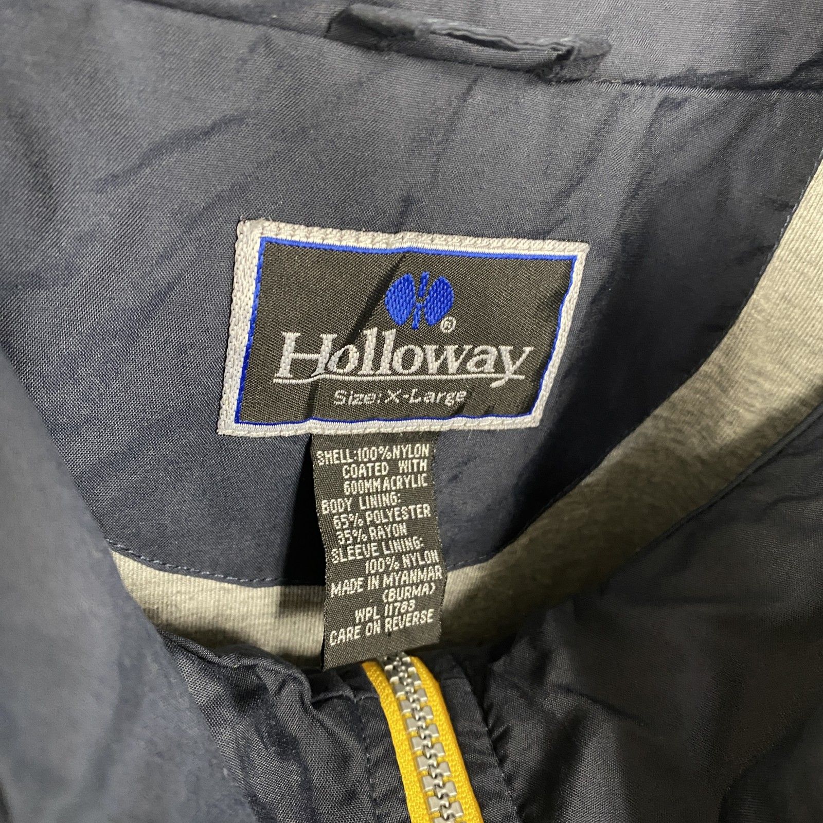 古着 used 90s～ Holloway ミシガン大学 ナイロンジャケット 刺繍ロゴ