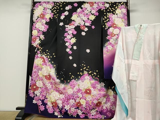 平和屋着物●豪華振袖・長襦袢セット　駒刺繍　舞花文　暈し染め　黒地　金彩　半衿刺繍　正絹　逸品　CABA1812ut 平和屋着物○豪華振袖・長襦袢セット 駒刺繍 舞花文 暈し染め 黒地