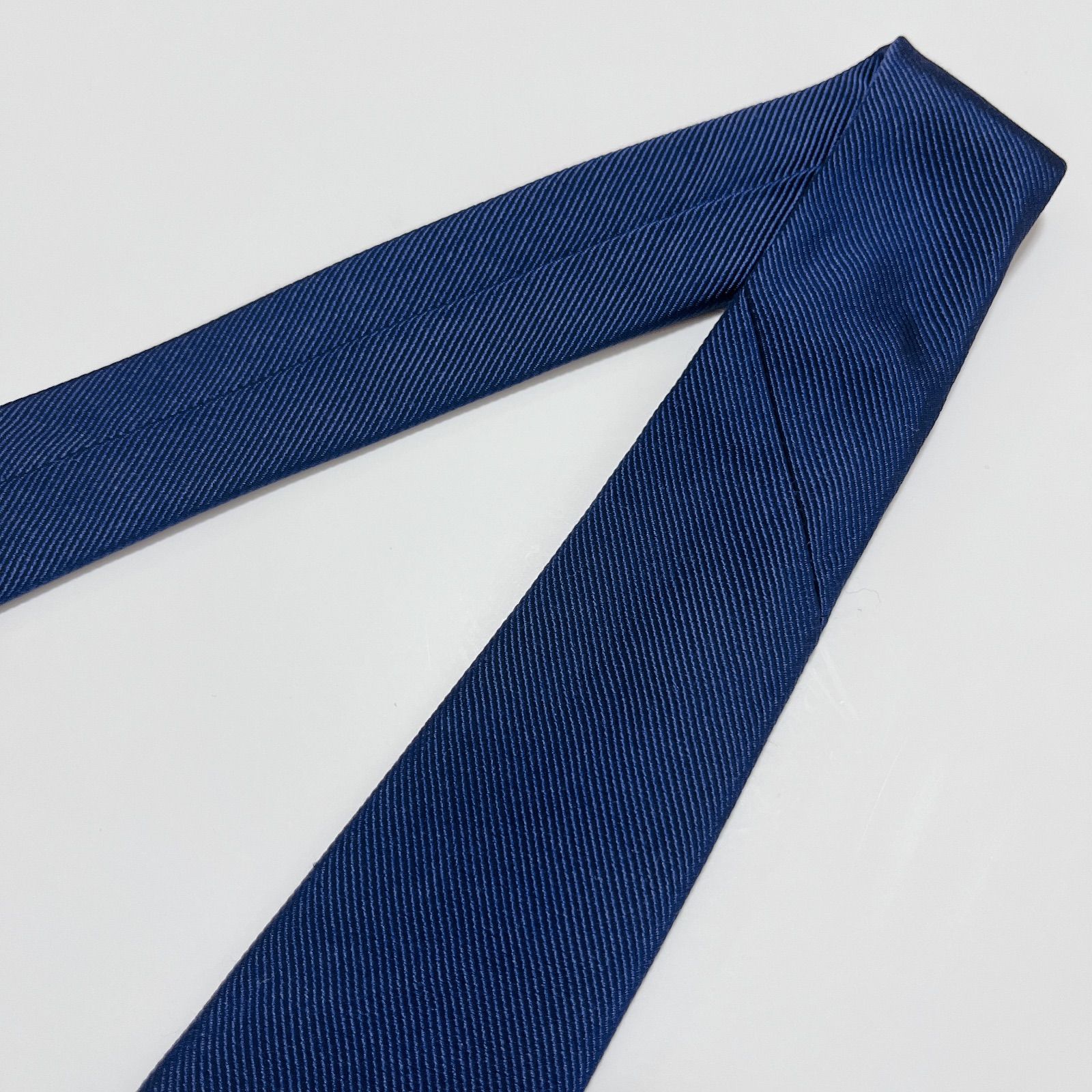 美品 メーカーズシャツ鎌倉 ネクタイ ハイブランド ソリッドタイ 無地 光沢 美品 メーカーズシャツ鎌倉 ネクタイ ハイブランド ソリッドタイ 無地