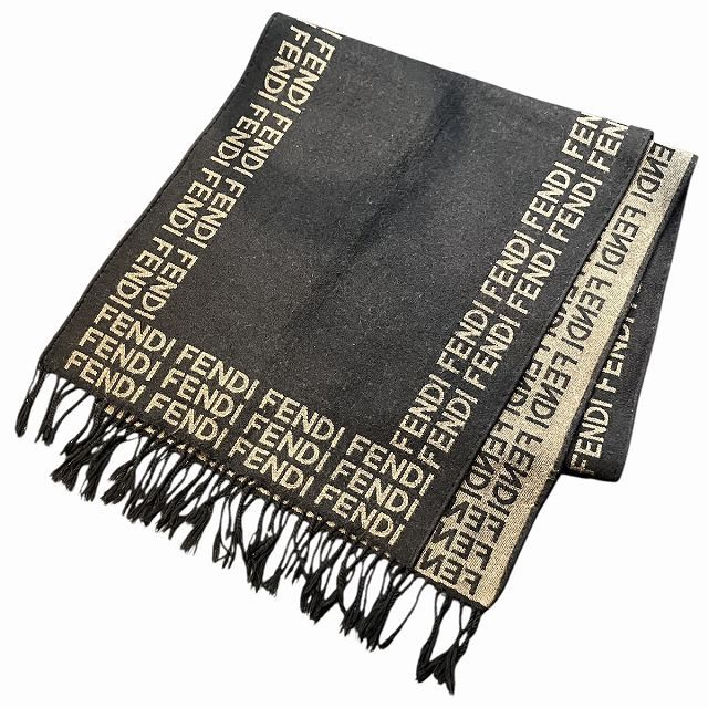 FENDI　フェンディ　ベージュ　マフラー　ロゴ入り　フリンジ付き FENDI フェンディ ベージュ マフラー ロゴ入り フリンジ付き FENDI
