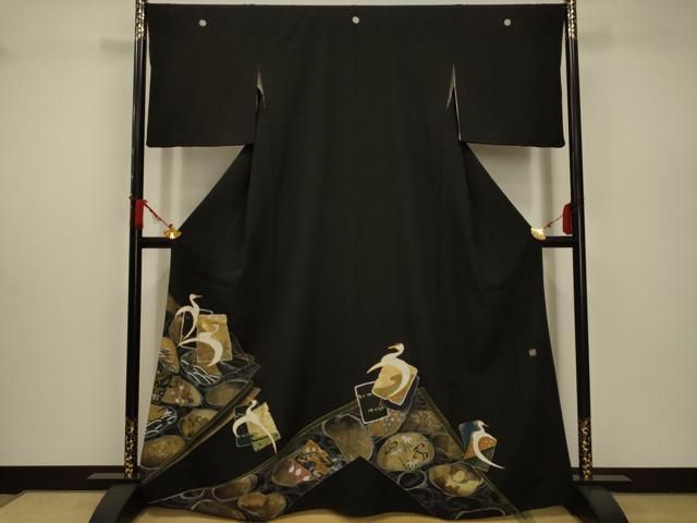 作家物　絢爛豪華な金銀駒刺繍沢山た付き品格溢れます黒留袖フルセット　本金箔袋帯 手縫い仕立て付き 手刺繍 金駒刺繍入り 金彩加工 豪華絢爛 黒留袖