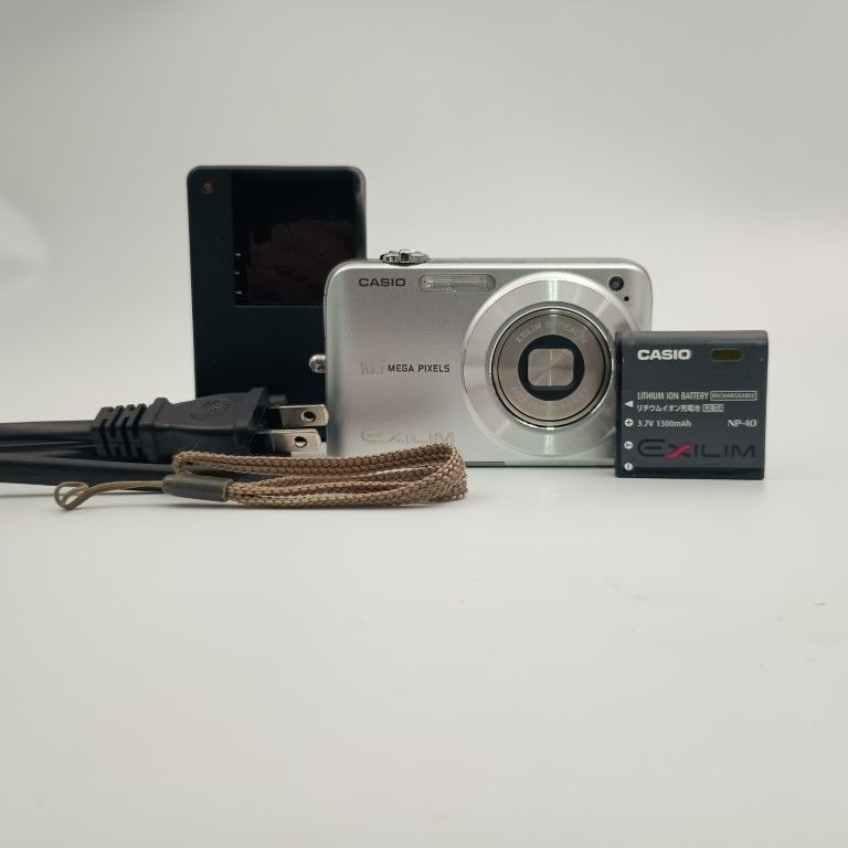 Casio EXILIM EX-Z1050 シルバー コンパクトデジタルカメラ 〇 - メルカリ