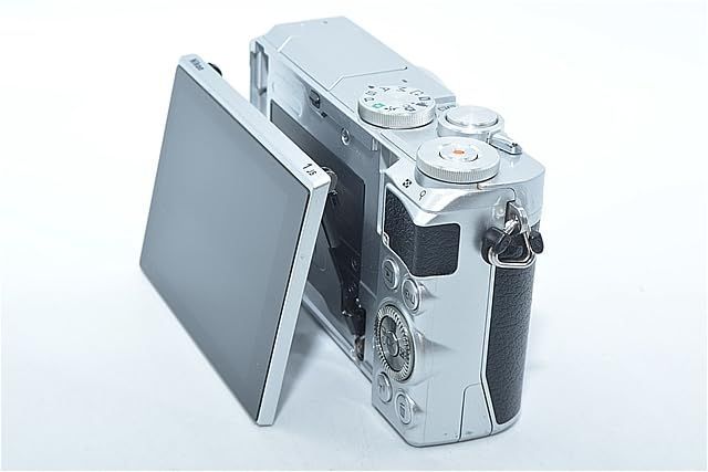 470☆良品☆Nikon ミラーレス一眼 Nikon1 J5 標準パワーズームレンズ