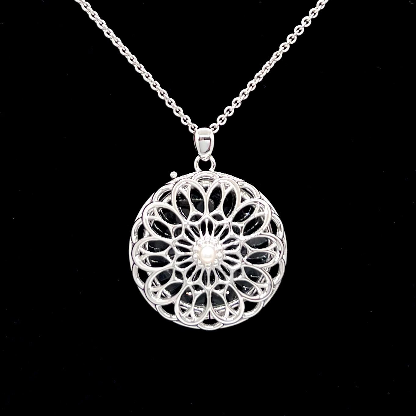 ミキモト ベビーパールつきルーペ　ペンダント　美品 imgrc0082174241.jpg