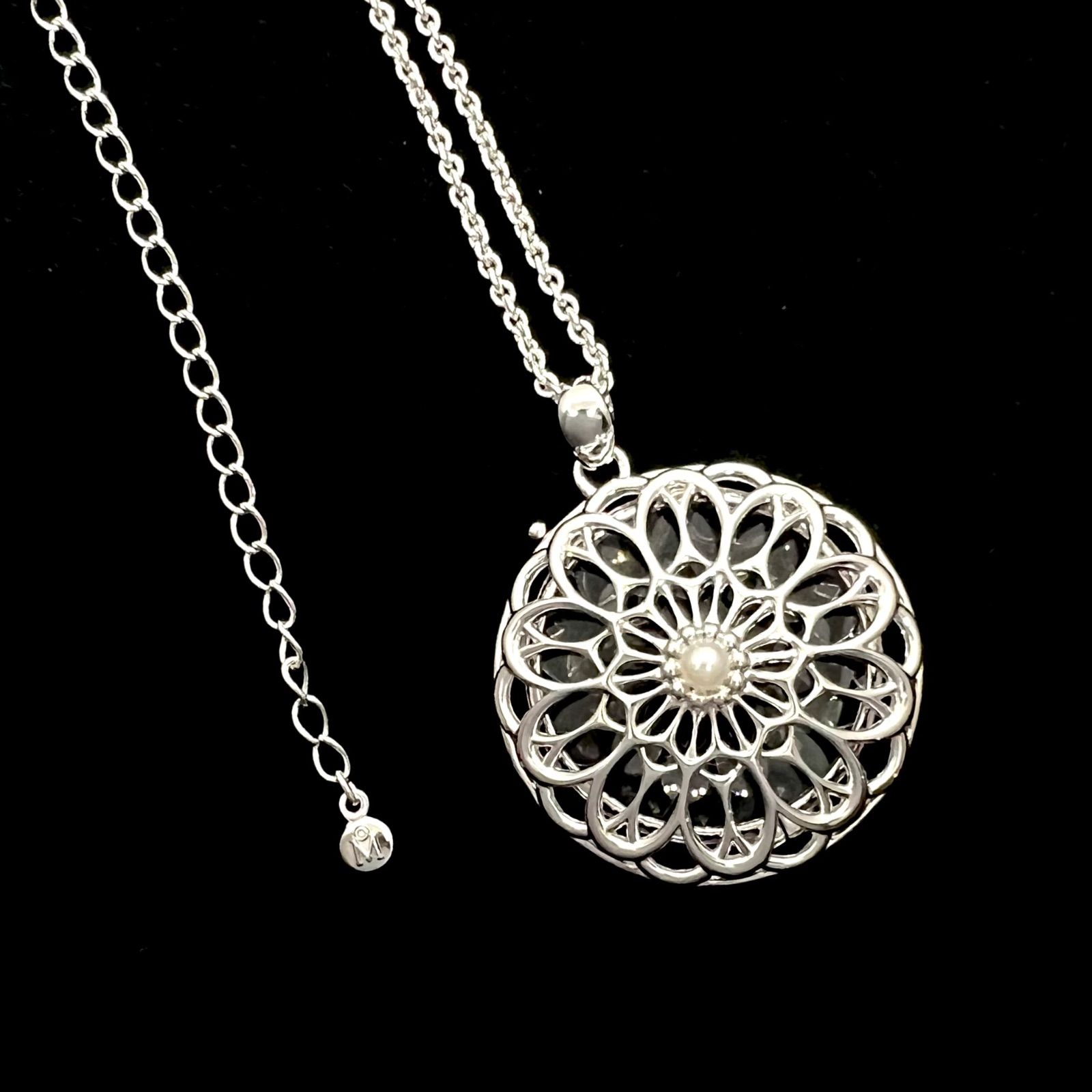 【美品】MIKIMOTO ミキモト ペンダントルーペ ローズウィンドウ ミキモト MIKIMOTO ルーペネックレス パール付き ローズウィンドウ