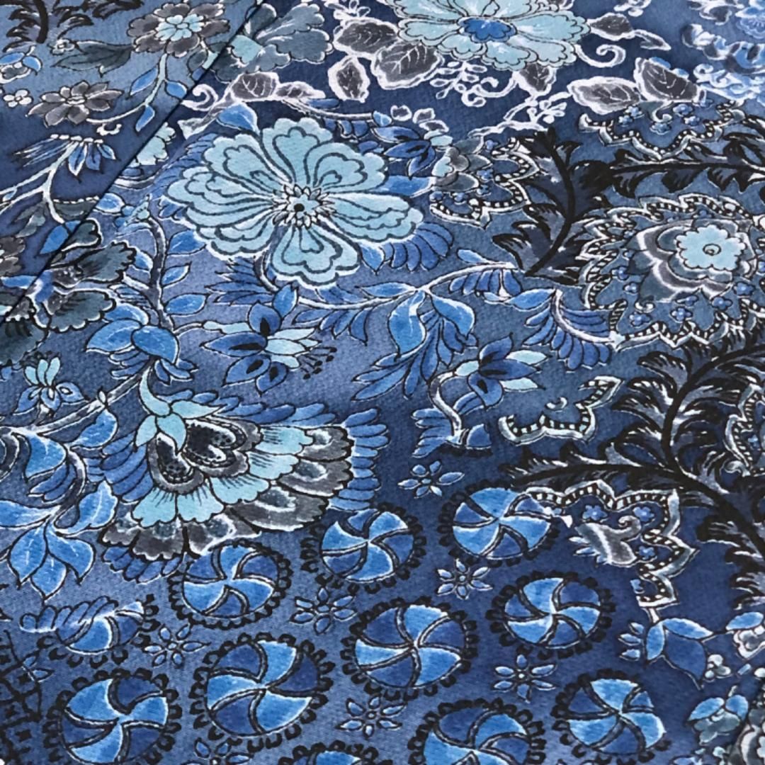 たけまま 江戸本藍染 小林文次郎 抽象的な花唐草 小紋 端布証紙ガード加工 たけまま 江戸本藍染 小林文次郎 抽象的な花唐草 小紋 端布証紙