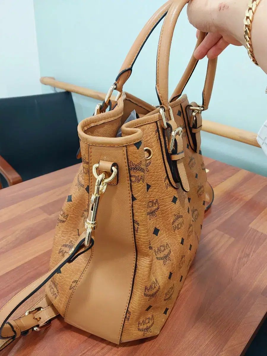 MCM ショルダーバッグ ブラウン MCM セール エム シー エム ブラウン ショルダーバッグ バッグ 楽天