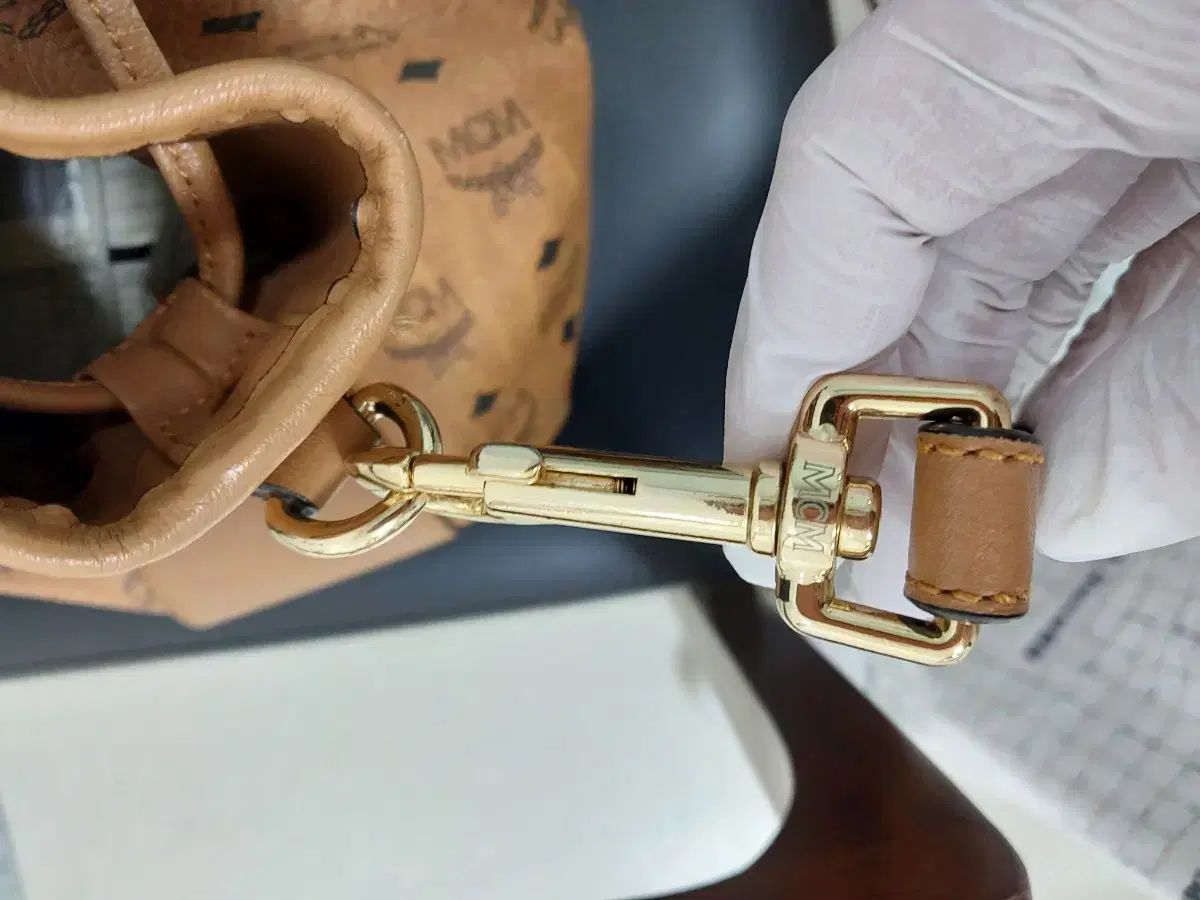 【美品】MCM 斜め掛け ショルダーバッグ レザー ブラウン MCM セール エム シー エム ブラウン ショルダーバッグ バッグ 楽天