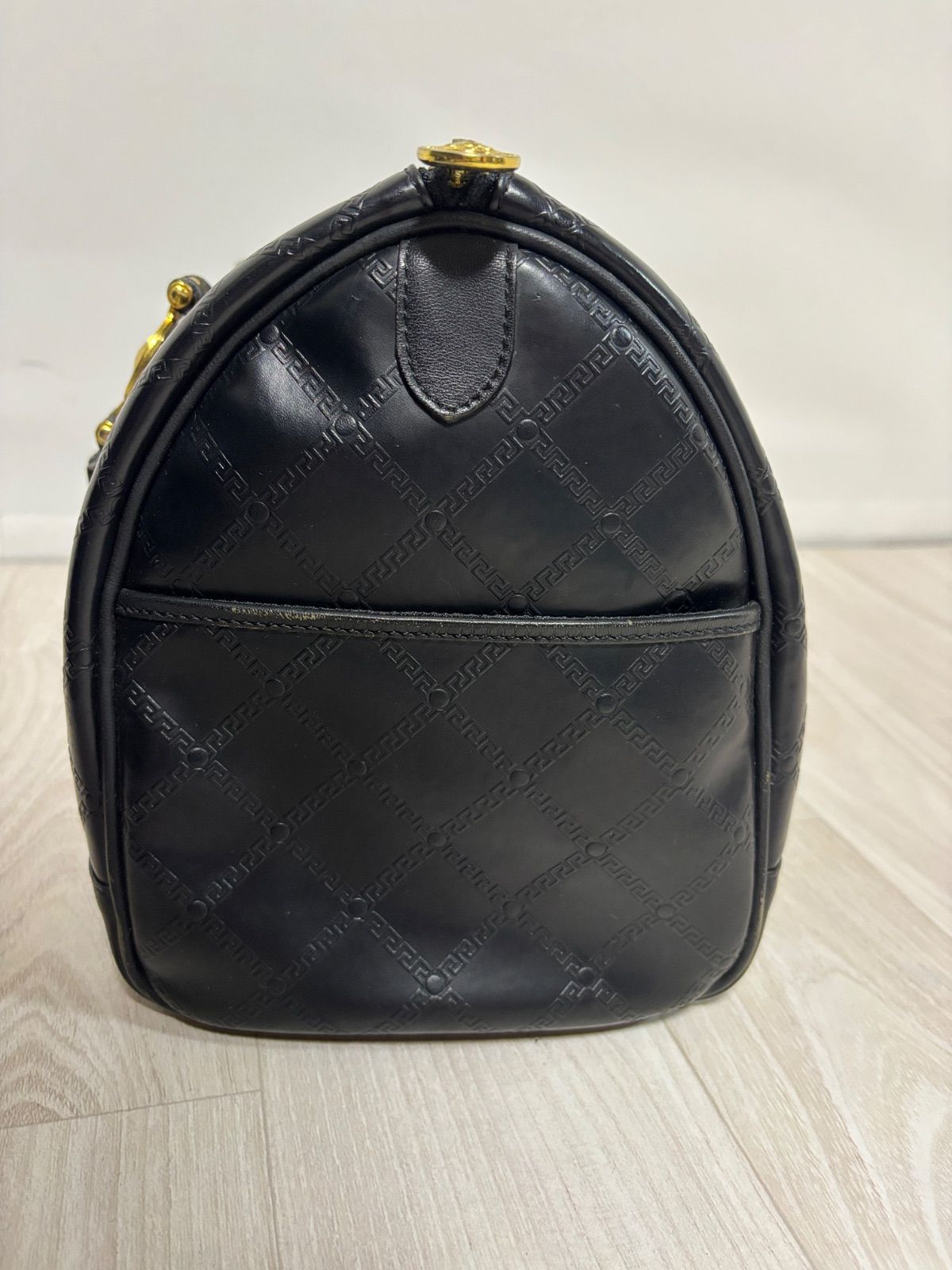 美品】ジャンニヴェルサーチ ボストンバッグ ロゴ総柄 メデューサ