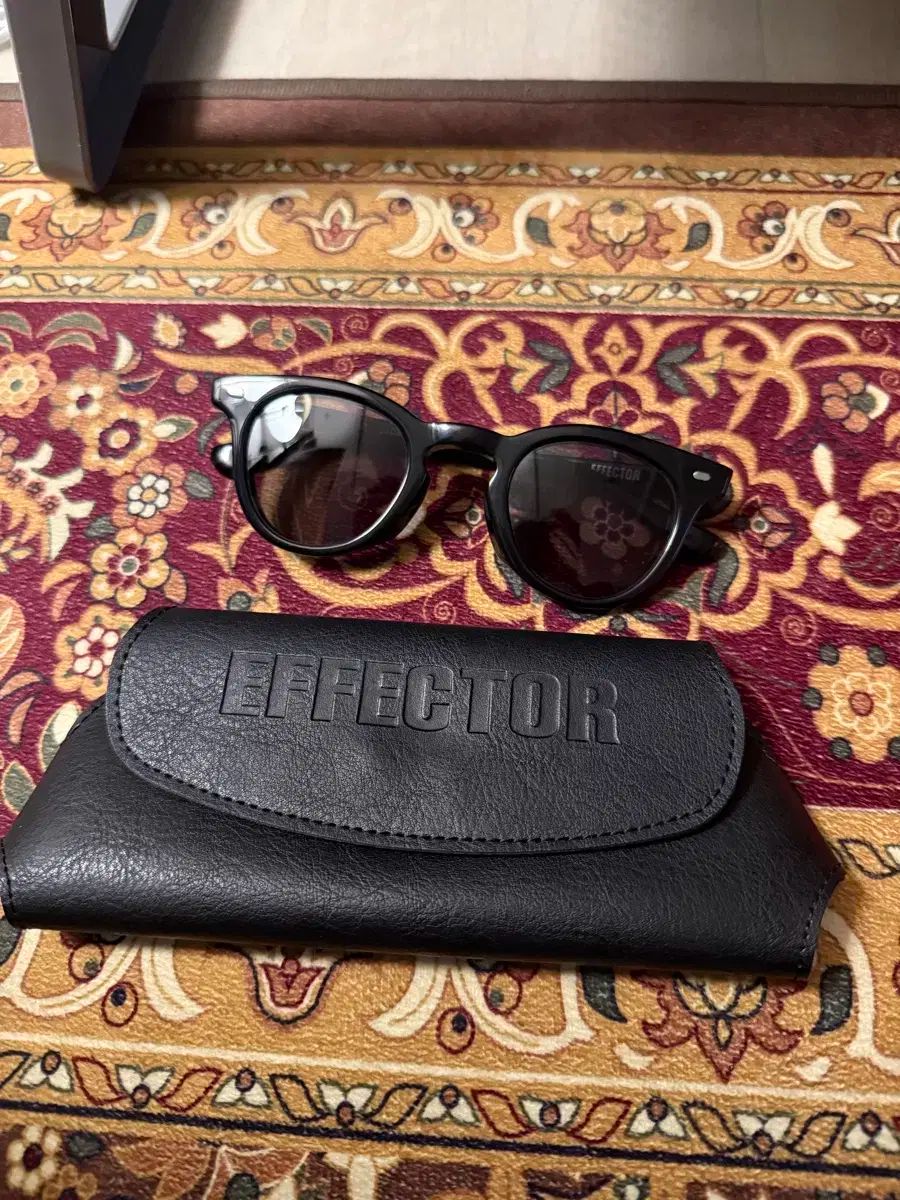 【美品】EFFECTOR ブラック サングラス ケース付き EFFECTOR エフェクター aw ブラック サングラス ケース 含む - メルカリ