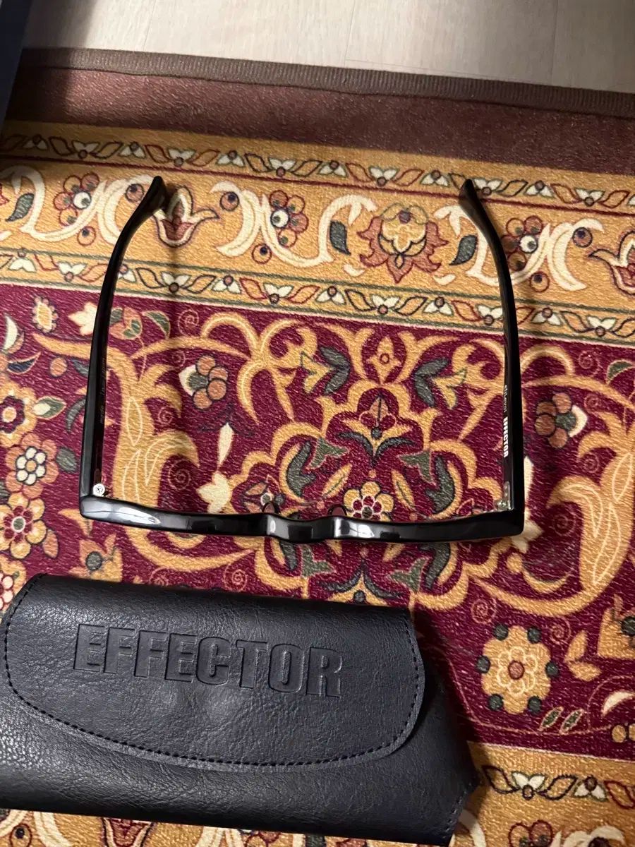 【美品】EFFECTOR ブラック サングラス ケース付き EFFECTOR エフェクター aw ブラック サングラス ケース 含む - メルカリ