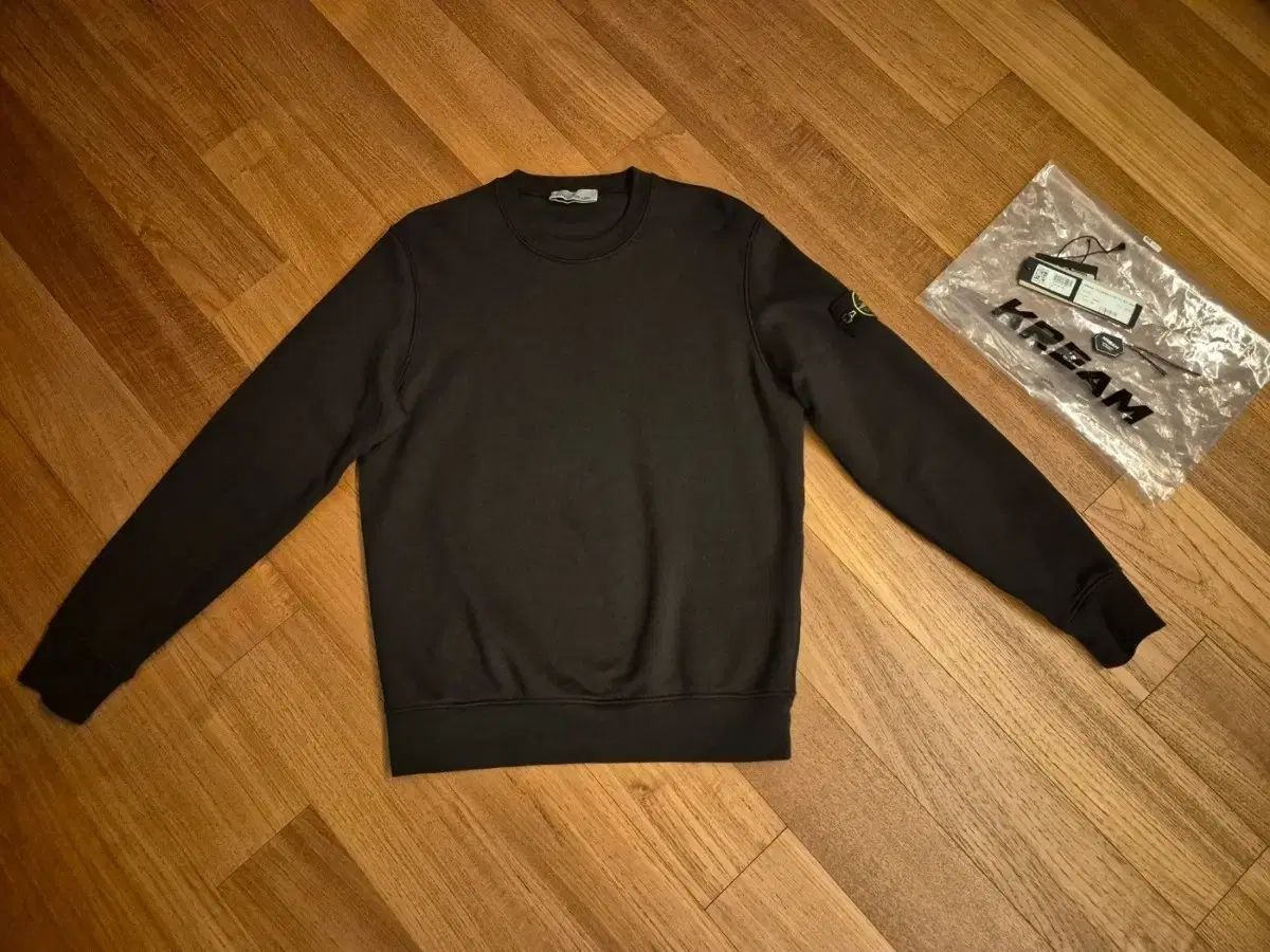 STONE ISLAND ストーンアイランド 25ss スウェット ブラック ほぼ新品