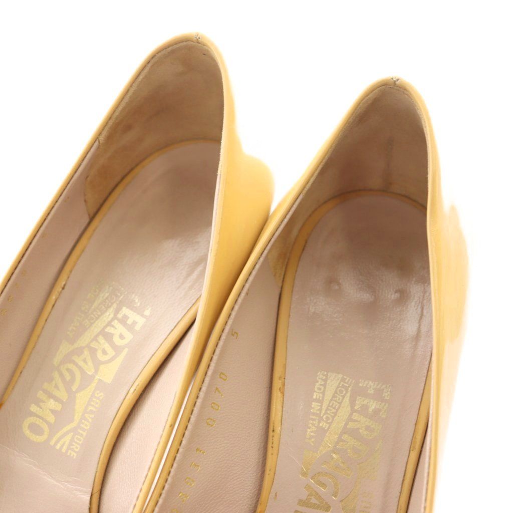 サルヴァトーレフェラガモ Salvatore Ferragamo ヴァラリボン パンプス