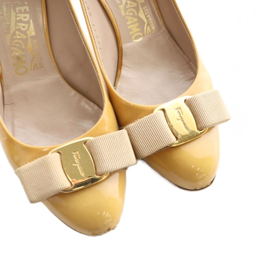 サルヴァトーレフェラガモ Salvatore Ferragamo ヴァラリボン パンプス