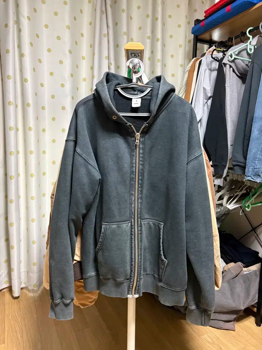 【I FEEL LUCKY】 PADDED TRACK HOOD ZIP UP I FEEL LUCKY】 PADDED TRACK HOOD ZIP UP 【I UP - amberhotel