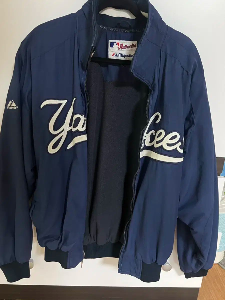 マジェスティック ニューヨーク・ヤンキース L 希少】MLB Majestic