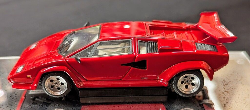 オートアート 1/43 ランボルギーニ カウンタック 5000S レッド Amazon.co.jp: AUTOart 1/43 ランボルギーニ カウンタック 5000S