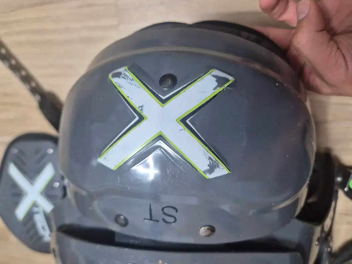 Sサイズ　XTECH ショルダーパッドss X2 Custom Pads: SM-SUPER SKILL - XTECH Pads