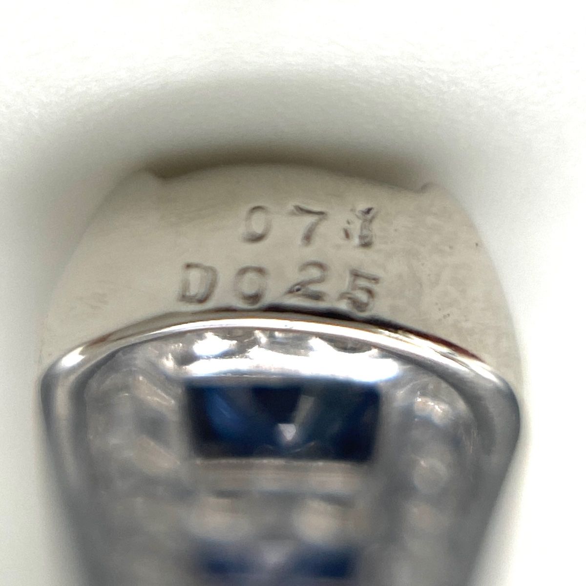 サファイア ペンダントトップ プラチナ メレダイヤ ペンダントトップ