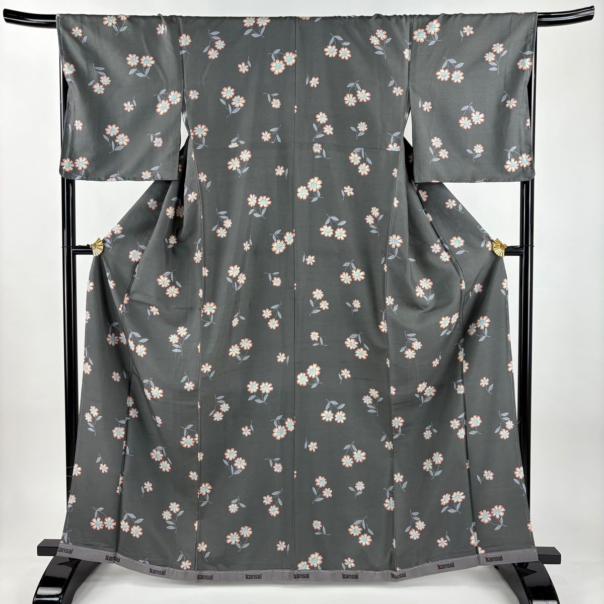 美品】小紋 身丈165cm 裄丈68cm L 袷 山本寛斎 紬地 落款あり 草花 灰