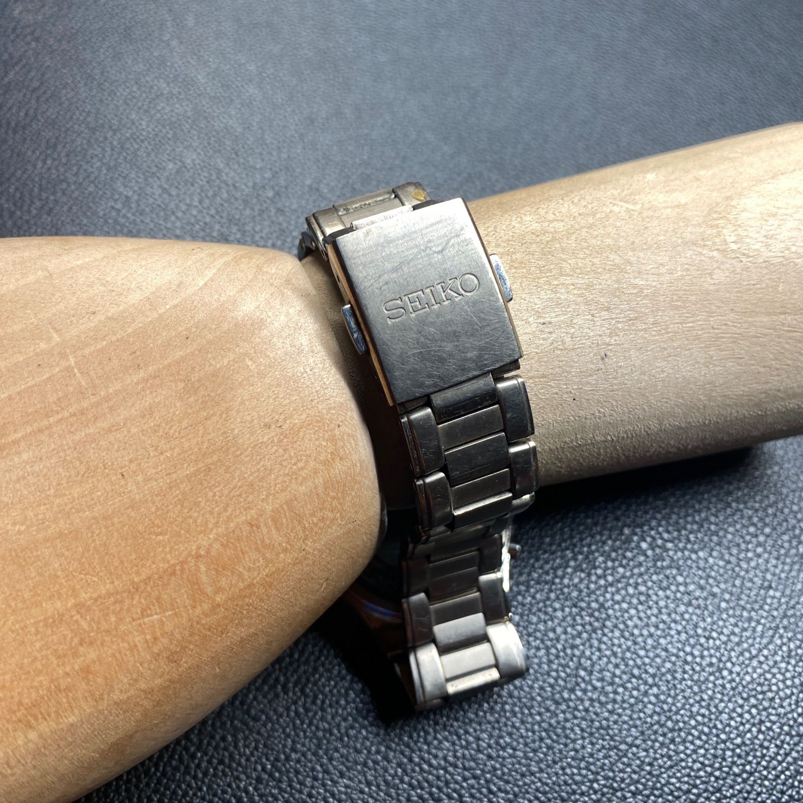 SEIKO Radio Wave Control Solar Titanium Men\u0027s Watch 2.5oz 