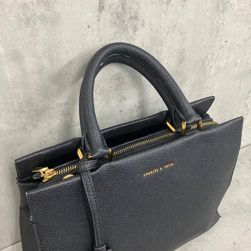 人気】CHARLES&KEITH チャールズアンドキース トートバッグ 黒 大容量 