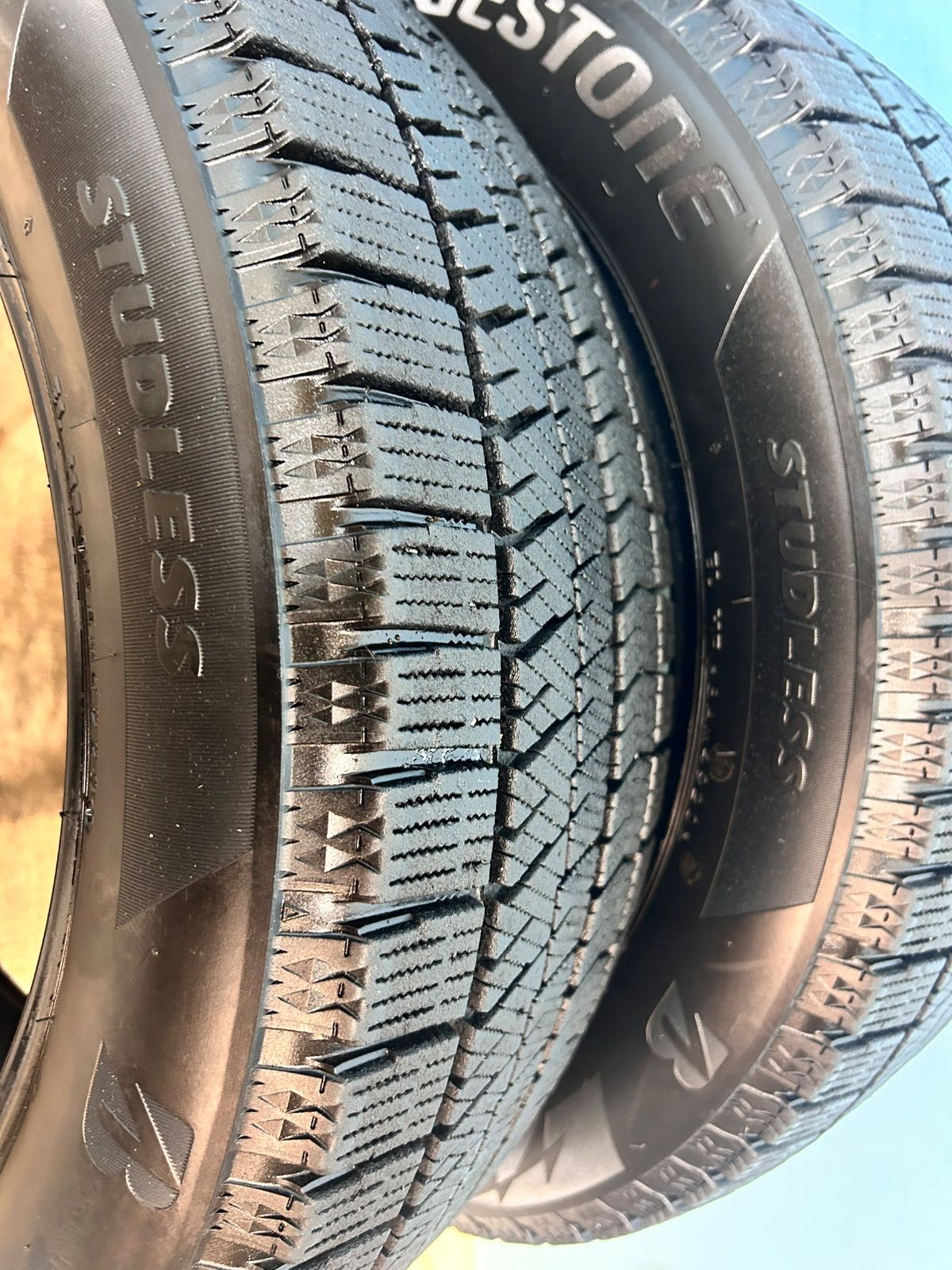 205/55/17 スタッドレスタイヤ BRIDGESTONE ブリザックVRX2 4本セット