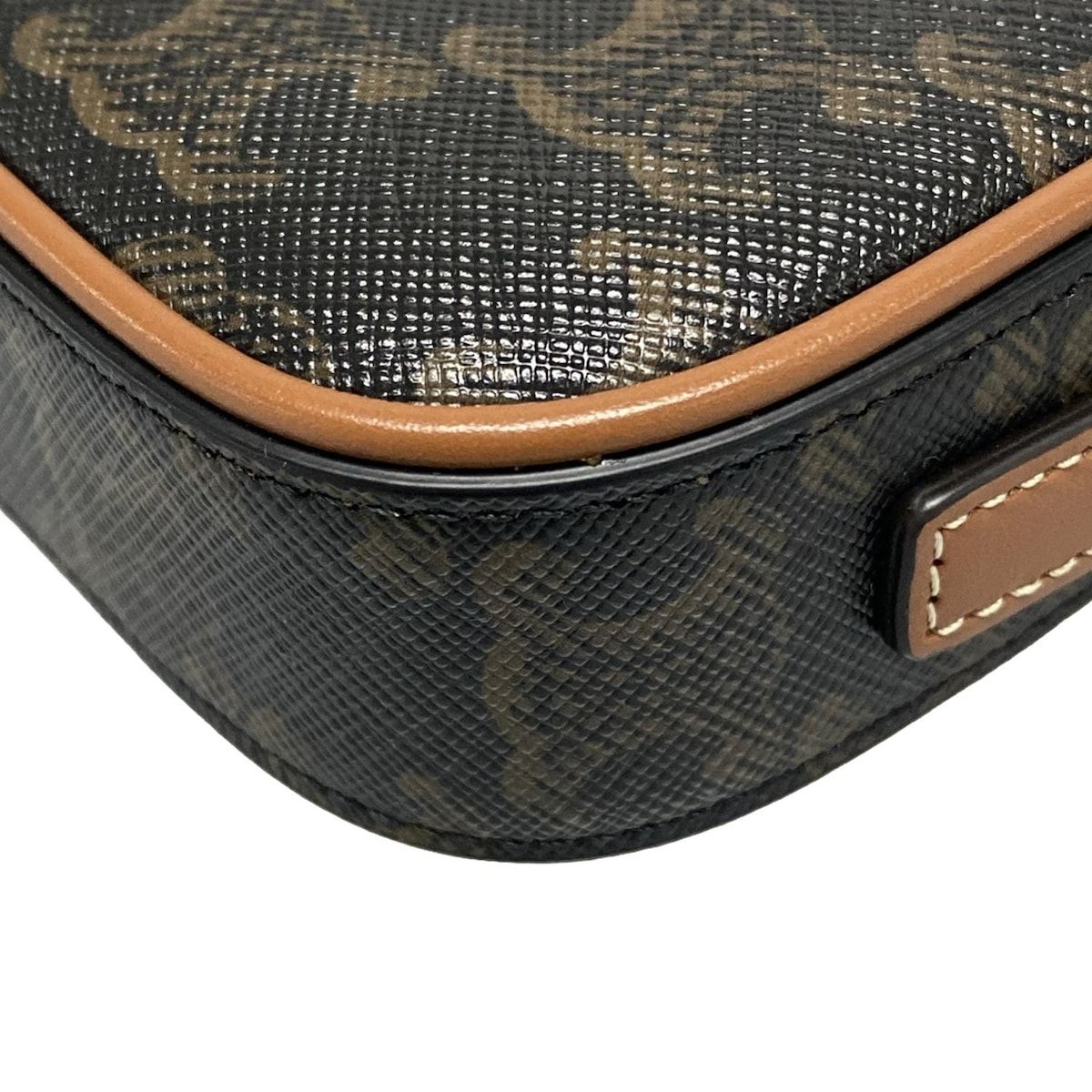 CELINE(セリーヌ) ショルダーバッグ美品 キュイル トリオンフ ミニ