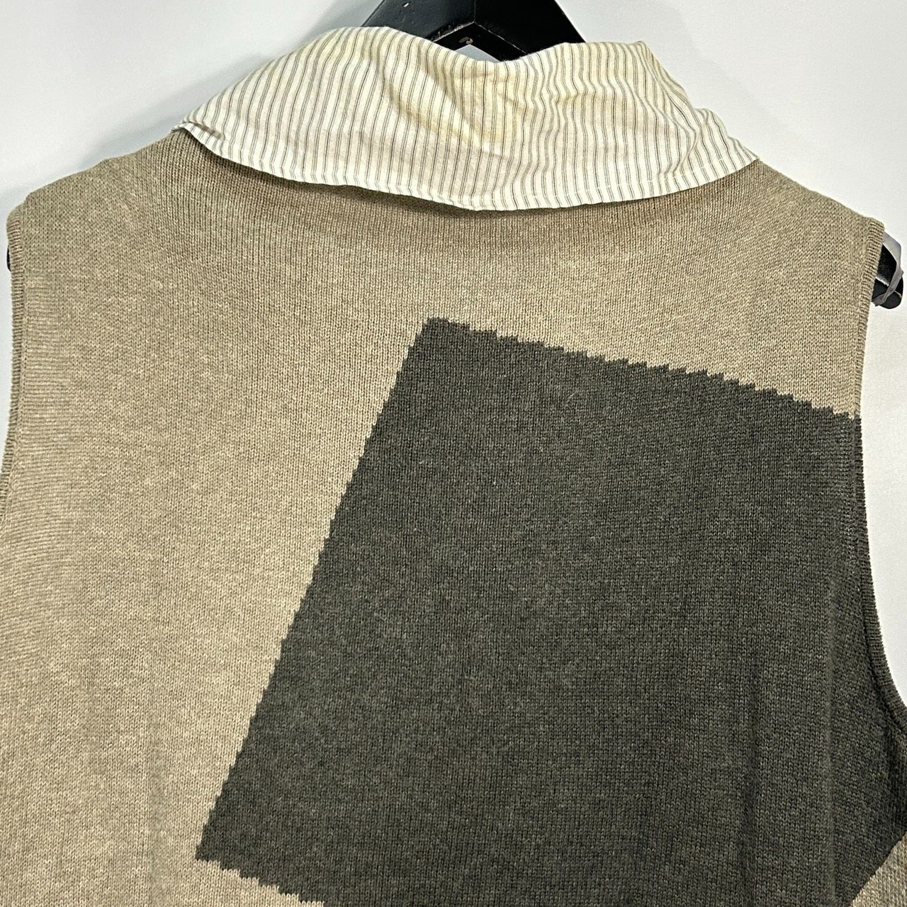 慈雨【40】グレー系 変形 ニット ベスト ノースリーブ トップス 個性派