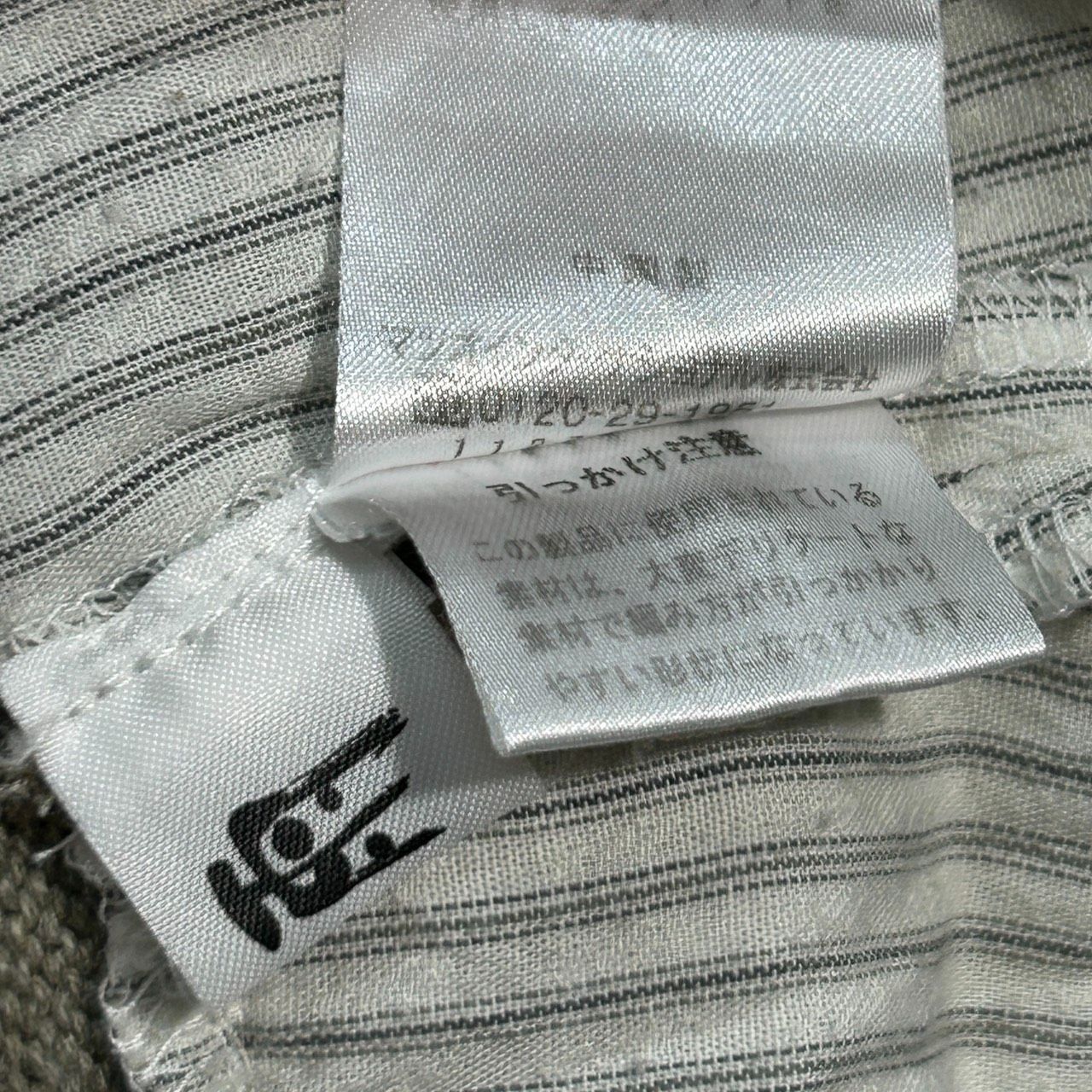 慈雨【40】グレー系 変形 ニット ベスト ノースリーブ トップス 個性派