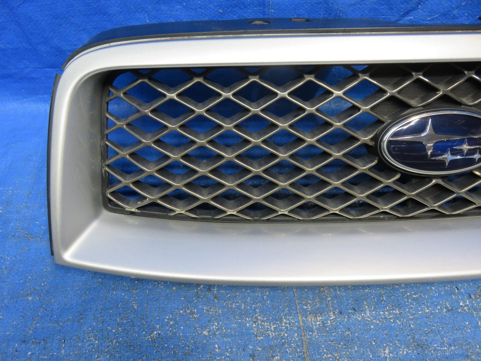 LA7653* スバル フォレスター SG5 フロントグリル ラジエターグリル