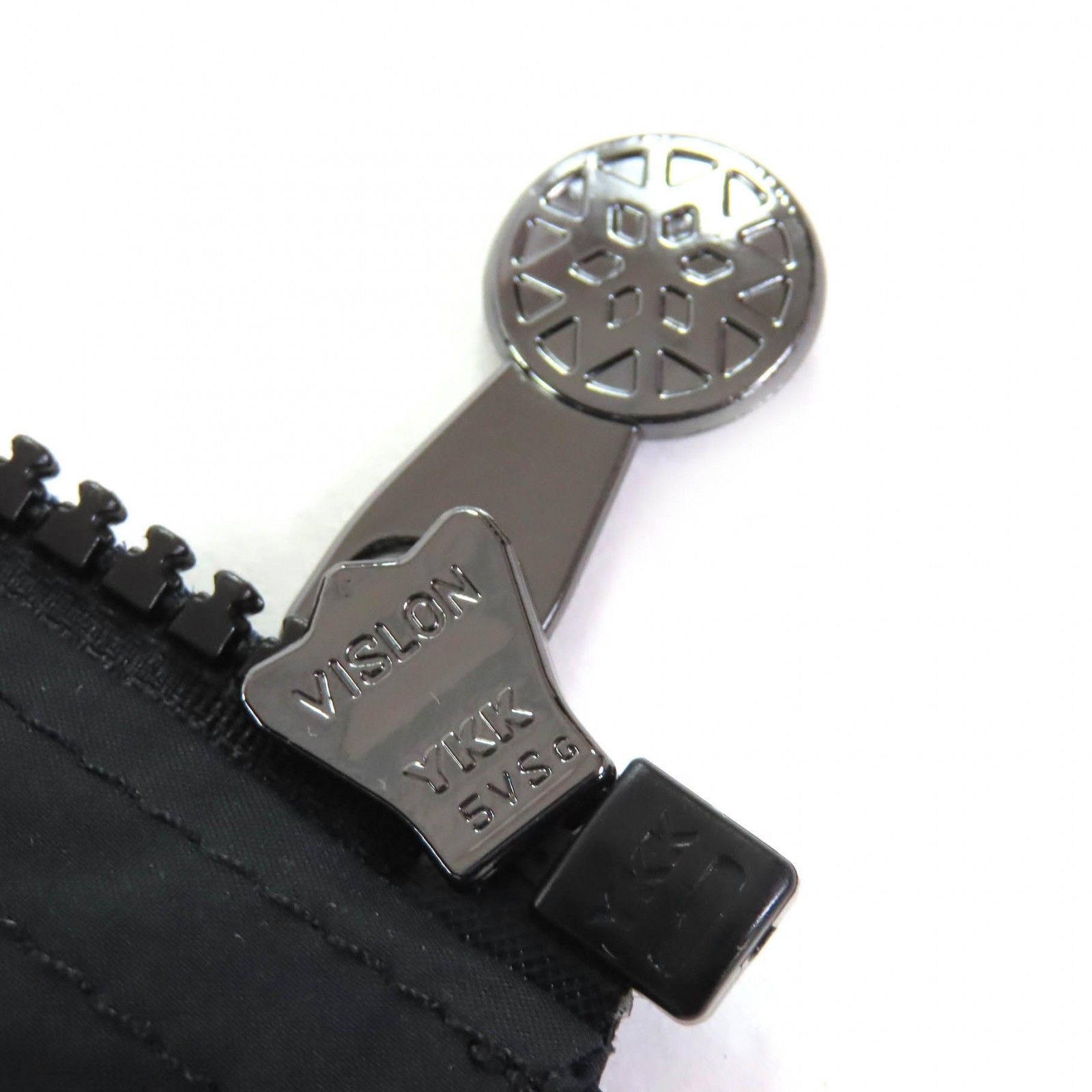 イッセイミヤケ パラシュートナイロンジャケット フード収納 中