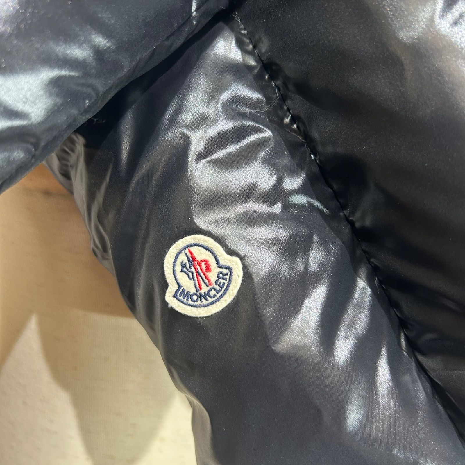 極美品】 MONCLER モンクレールダウンマフラーロゴワッペン黒ブラック