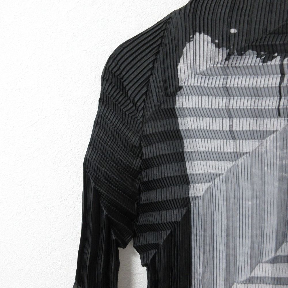 新品同様 ISSEY MIYAKE イッセイミヤケ 変形プリーツ ハイネック