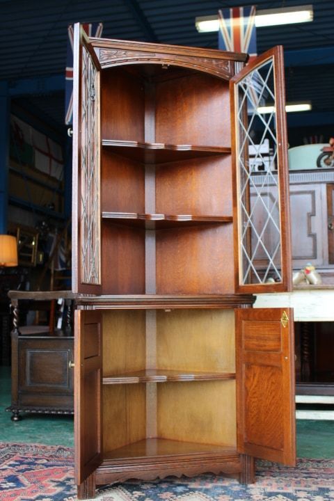 イギリス アンティーク 家具 オールドチャーム コーナーキャビネット 6011d ☆在庫一掃セール☆ イギリス アンティーク家具 オールドチャーム