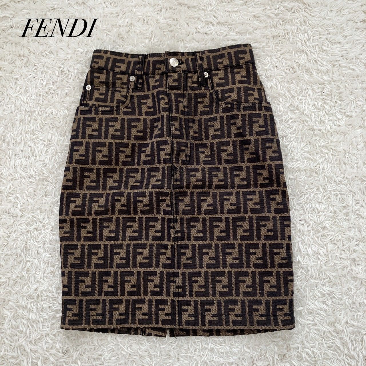 美品！FENDI　フェンディ　ズッカ柄　スカート　24インチ